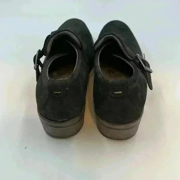 Eastland size 8M black suede shoe with buckle accent - Picture 4 of 8